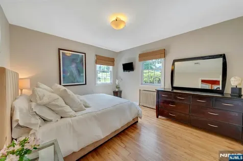 65 E Gramercy Place Glen Rock NJ 07452