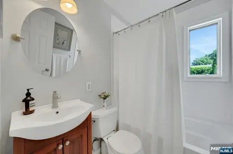 65 E Gramercy Place Glen Rock NJ 07452