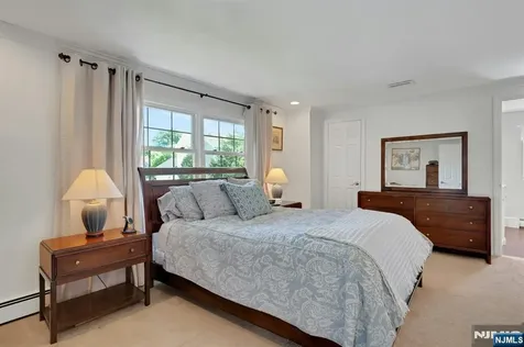65 E Gramercy Place Glen Rock NJ 07452