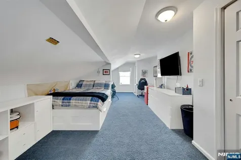 65 E Gramercy Place Glen Rock NJ 07452