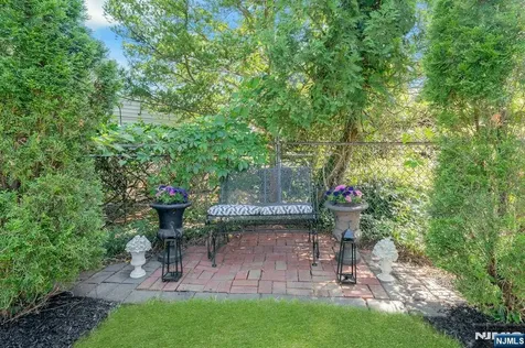 65 E Gramercy Place Glen Rock NJ 07452