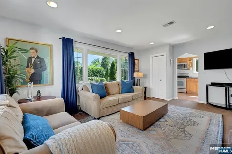 65 E Gramercy Place Glen Rock NJ 07452