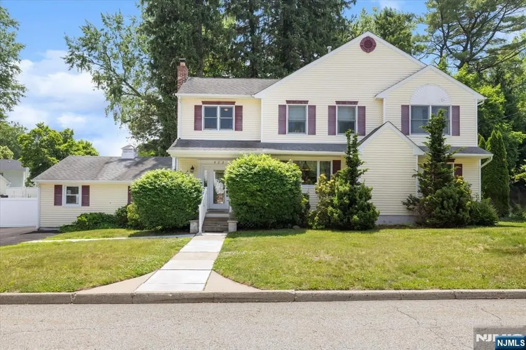 583 Brookside Avenue Oradell NJ 07649