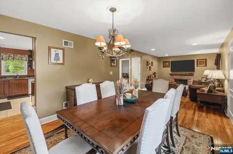 583 Brookside Avenue Oradell NJ 07649