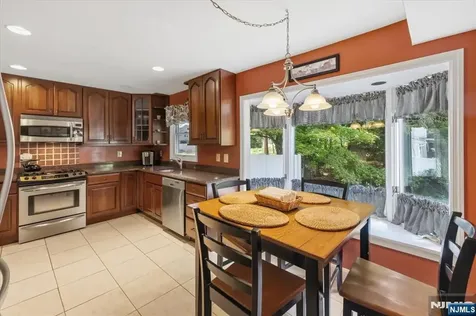 583 Brookside Avenue Oradell NJ 07649