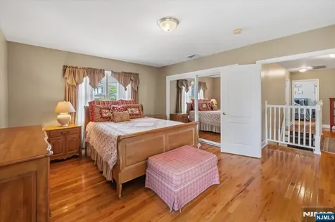 583 Brookside Avenue Oradell NJ 07649