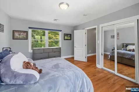 583 Brookside Avenue Oradell NJ 07649