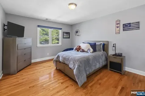583 Brookside Avenue Oradell NJ 07649