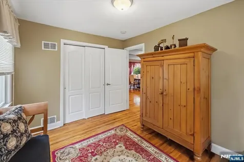 583 Brookside Avenue Oradell NJ 07649