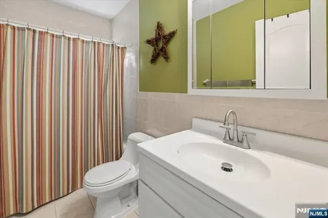 583 Brookside Avenue Oradell NJ 07649