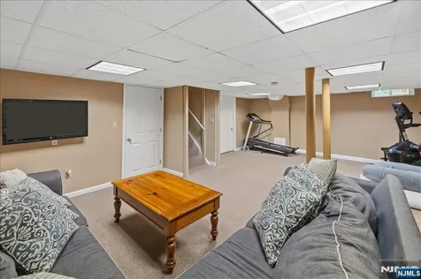 583 Brookside Avenue Oradell NJ 07649