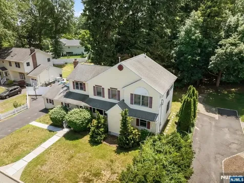 583 Brookside Avenue Oradell NJ 07649