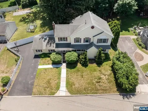 583 Brookside Avenue Oradell NJ 07649
