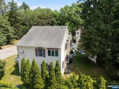 583 Brookside Avenue Oradell NJ 07649