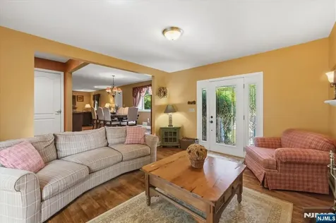 583 Brookside Avenue Oradell NJ 07649