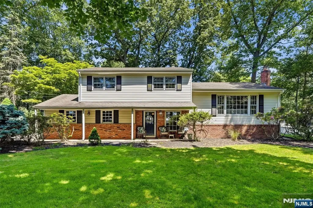 558 Green Lane River Vale NJ 07675