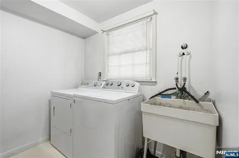558 Green Lane River Vale NJ 07675