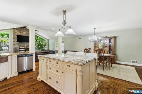 558 Green Lane River Vale NJ 07675