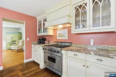 558 Green Lane River Vale NJ 07675