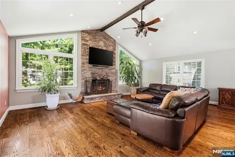 558 Green Lane River Vale NJ 07675