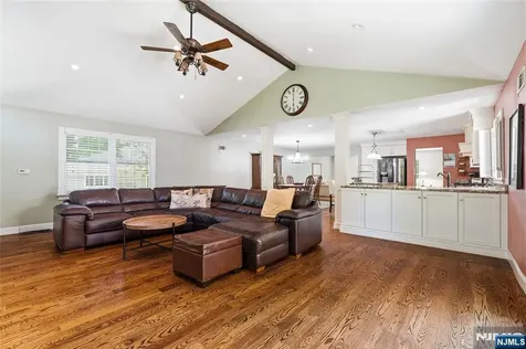 558 Green Lane River Vale NJ 07675