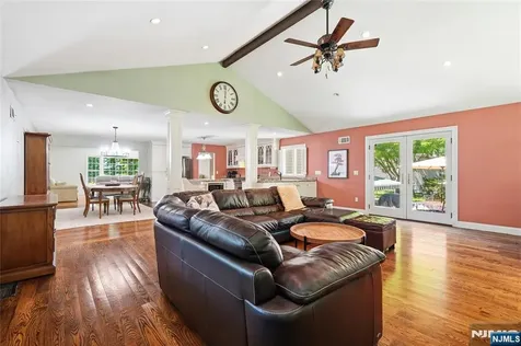 558 Green Lane River Vale NJ 07675