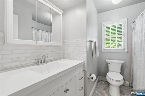 558 Green Lane River Vale NJ 07675