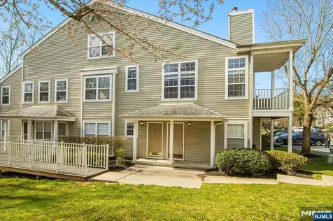 1125 Hyde Park Court Mahwah NJ 07430