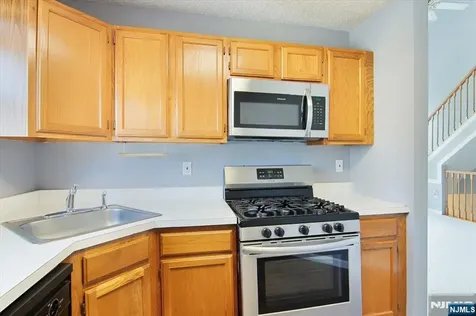 1125 Hyde Park Court Mahwah NJ 07430