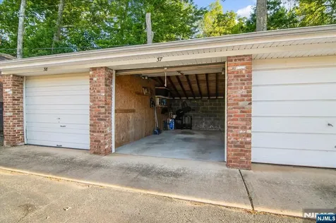 149 Ridge Gardens Cedar Grove NJ 07009