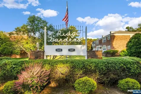 149 Ridge Gardens Cedar Grove NJ 07009