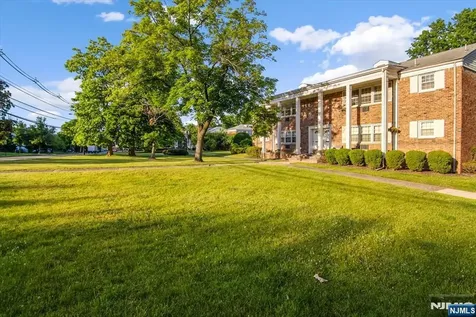 149 Ridge Gardens Cedar Grove NJ 07009