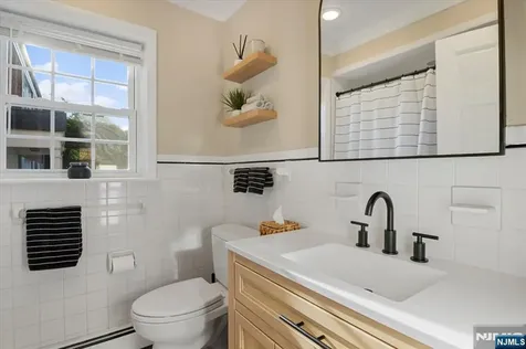 149 Ridge Gardens Cedar Grove NJ 07009