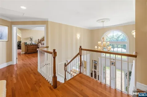525 Kings Point Trail Franklin Lakes NJ 07417
