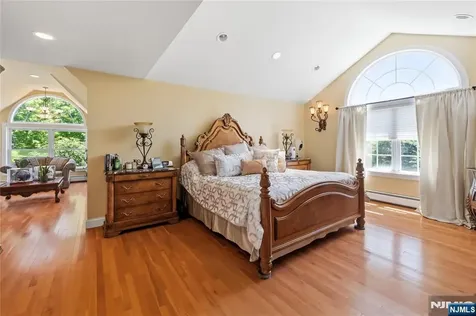 525 Kings Point Trail Franklin Lakes NJ 07417