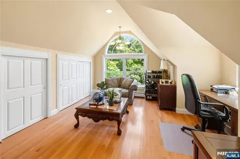 525 Kings Point Trail Franklin Lakes NJ 07417