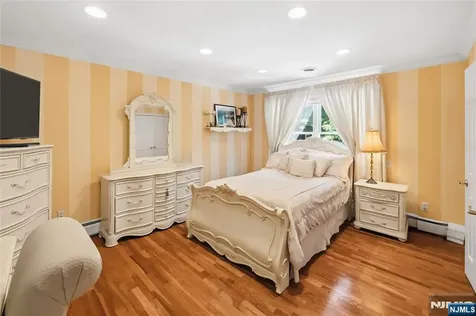 525 Kings Point Trail Franklin Lakes NJ 07417
