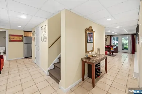 525 Kings Point Trail Franklin Lakes NJ 07417
