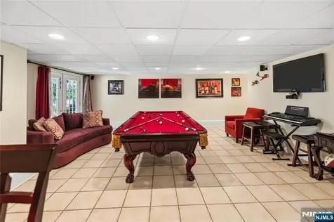 525 Kings Point Trail Franklin Lakes NJ 07417