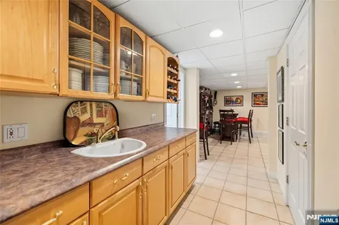 525 Kings Point Trail Franklin Lakes NJ 07417