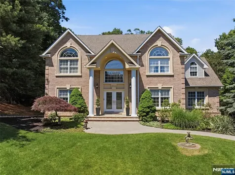 525 Kings Point Trail Franklin Lakes NJ 07417