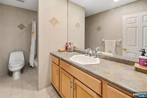 525 Kings Point Trail Franklin Lakes NJ 07417