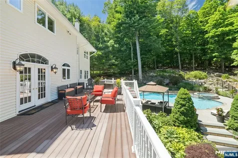 525 Kings Point Trail Franklin Lakes NJ 07417