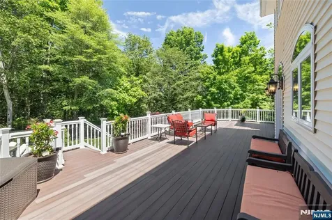 525 Kings Point Trail Franklin Lakes NJ 07417