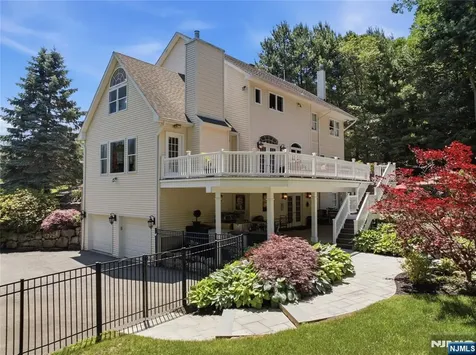 525 Kings Point Trail Franklin Lakes NJ 07417