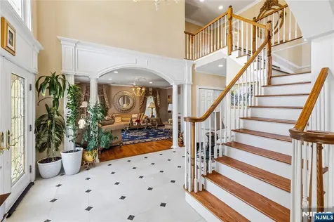 525 Kings Point Trail Franklin Lakes NJ 07417