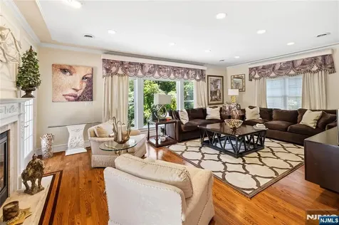 525 Kings Point Trail Franklin Lakes NJ 07417