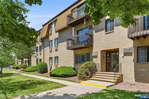 2 Honiss Belleville NJ 07109