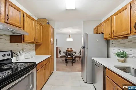 2 Honiss Belleville NJ 07109