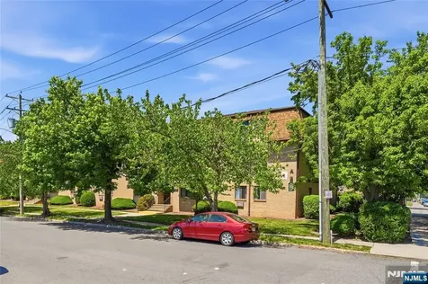 2 Honiss Belleville NJ 07109